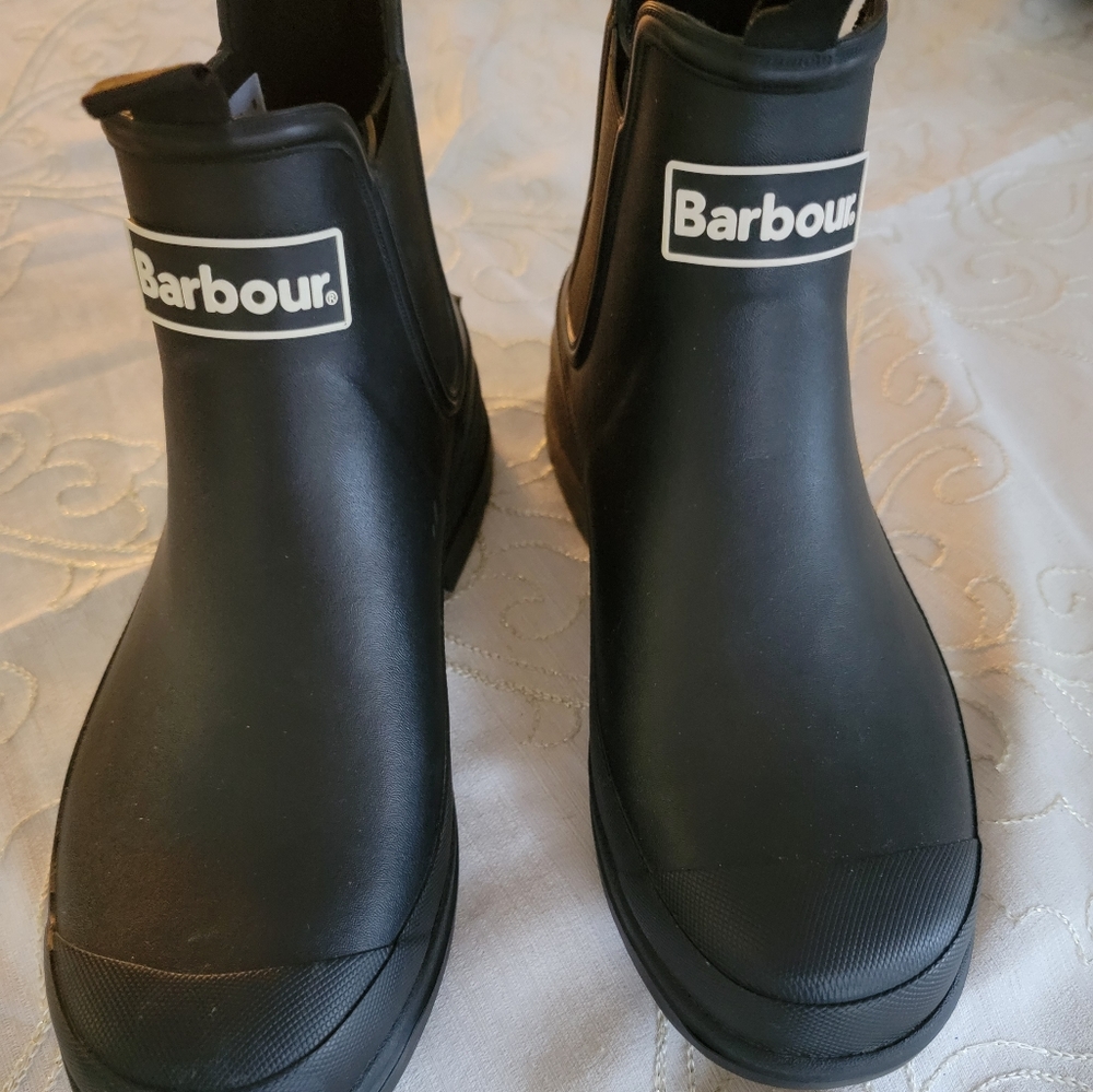 Barbour Chelsea Style  Nimbus  size 8 boots